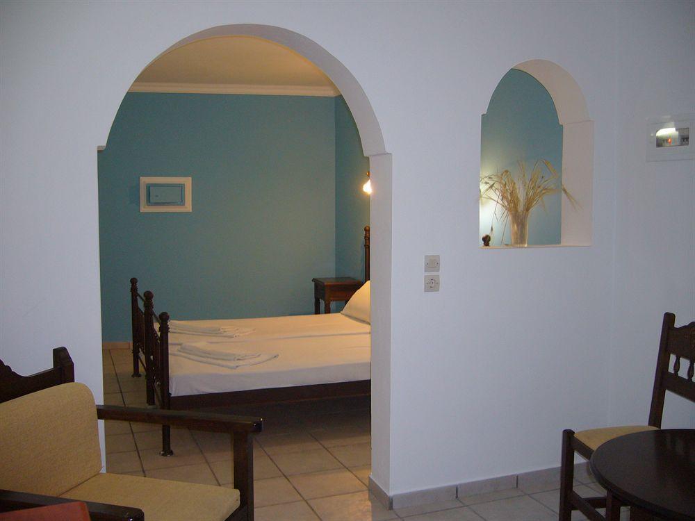 San Efrem Aparthotel Perissa  Exteriör bild