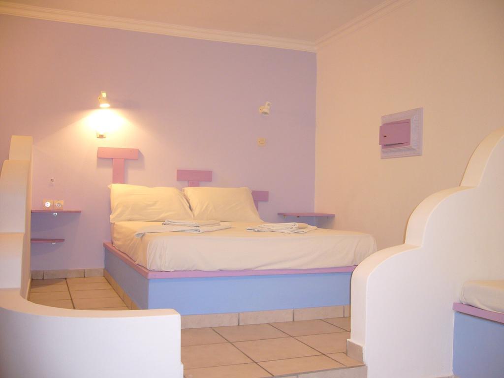 San Efrem Aparthotel Perissa  Exteriör bild